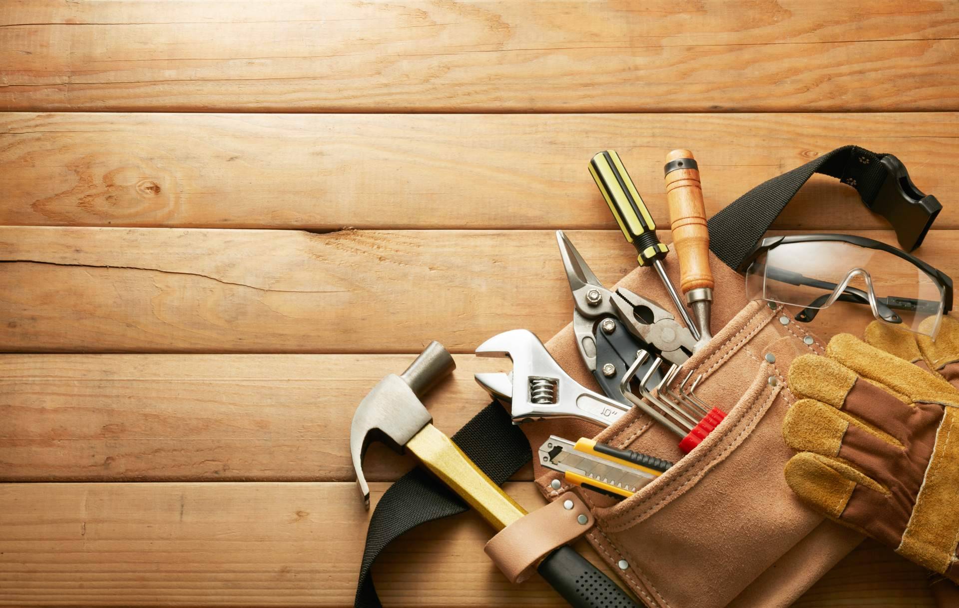 Key factors in selecting construction tools, balancing quality, cost, and functionality