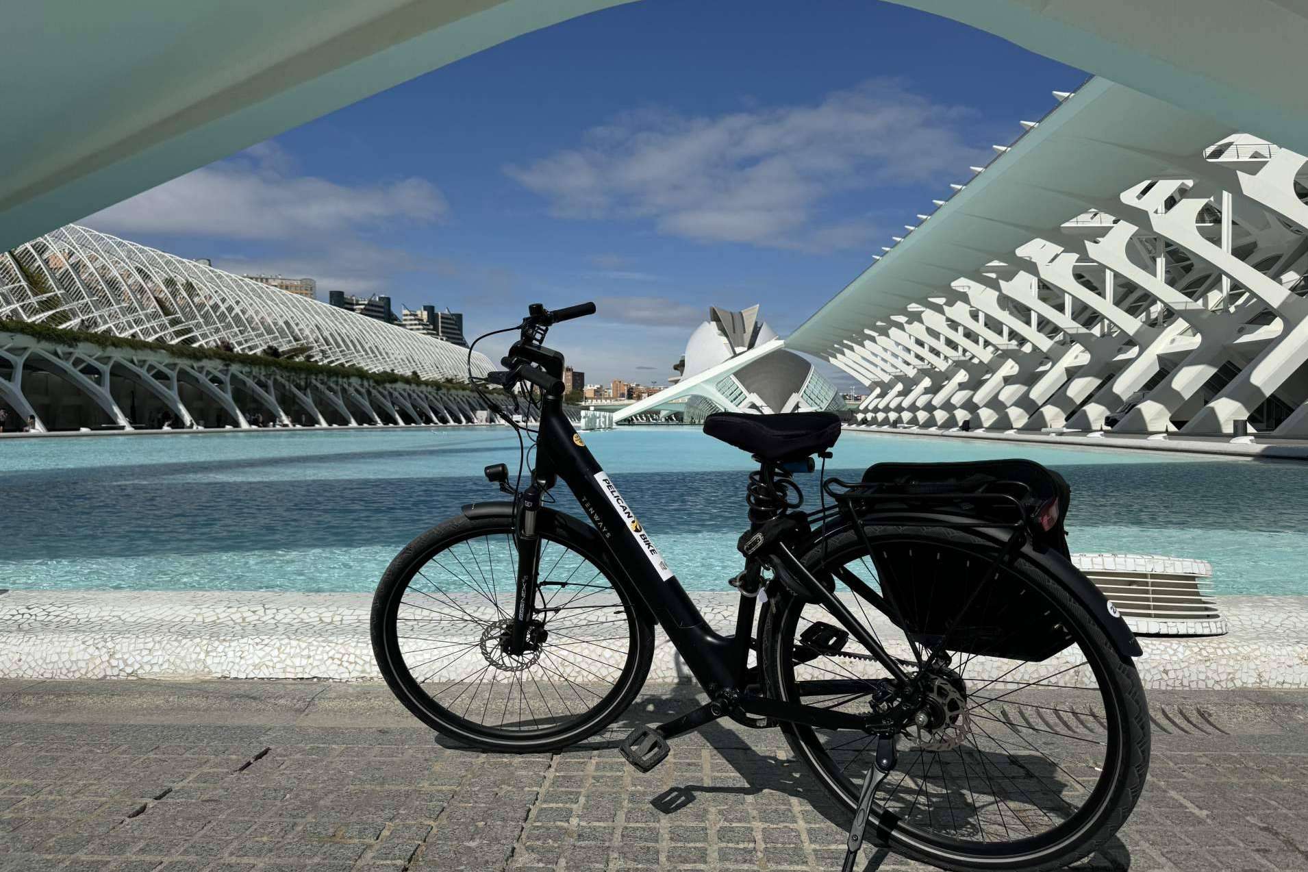 Why American tourists are choosing e-bikes to explore Valencia like never before